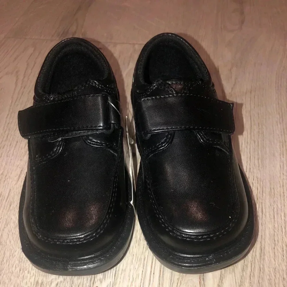 NWT kidsfrench toast boys loafers- black sz 7